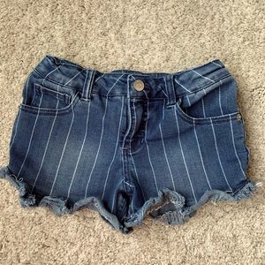 🎇🎆3for$9 Cat and Jack girls striped denim/jean shorts- size 6/6x